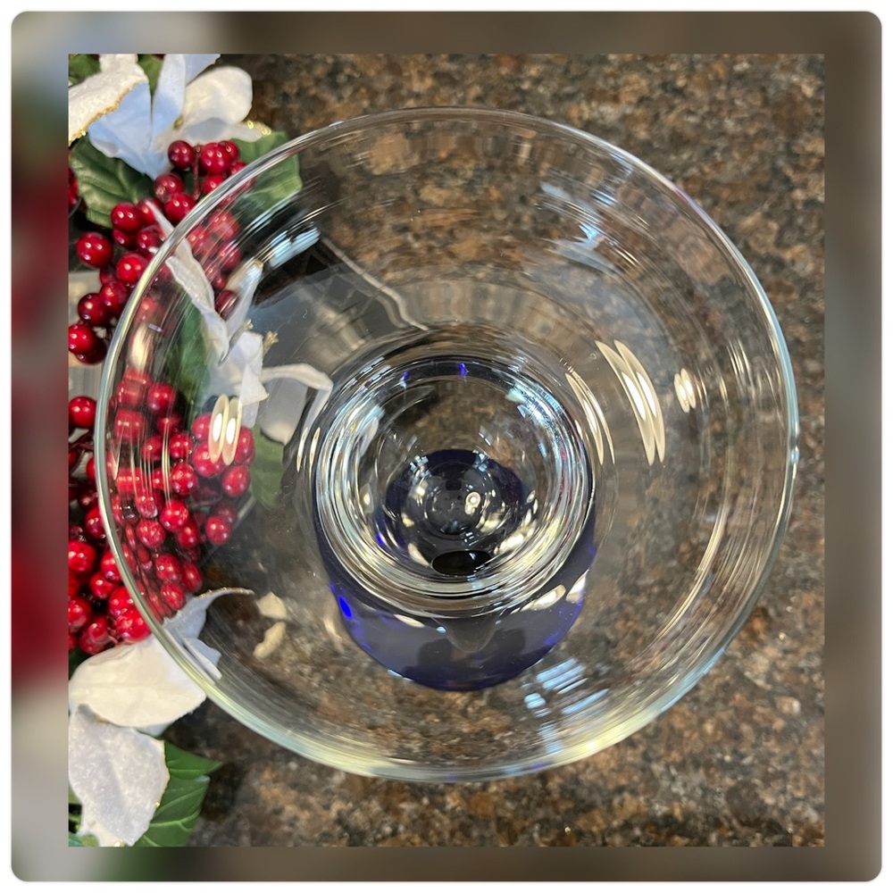 Libbey-Bravura-Cobalt Blue Curved Stem Margarita Glass Set Of Four. - Picture 7 of 8
